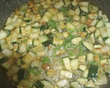 Foto del paso 1 de la receta: Revuelto de bacalao, calabacín y gulas