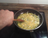 Foto del paso 2 de la receta: Revuelto de ajos tiernos y espárragos