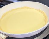 Foto langkah ke 3 dari resep Pie Susu Teflon Takaran Sendok.