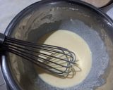 Foto del passaggio 4 della ricetta Quiche con radicchio, olive e pomodorini