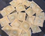A picture of step 10 of Nonna’s Ravioli Ricotta e Spinaci 🍝🥬.