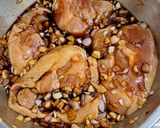 รูปขั้นตอนการทำที่ 2 ของ ไก่ฉีกต้มซีอิ้วแบบกวางตุ้ง