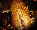 Foto del paso 8 de la receta: Pularda rellena con setas, ciruelas y piñones