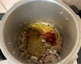 A picture of step 4 of Aloo Methi gravy !!.