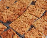 Hình bước làm 8 của món Bánh ngói hạnh nhân (Almond Tuiles)