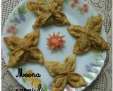 A picture of step 1 of Flower shape matar potli.