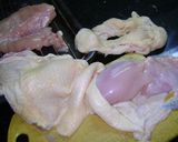 Foto del paso 2 de la receta: Pechugas de pollo y patas deshuesadas a la pizza