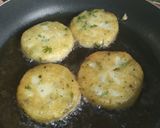 A picture of step 3 of Aalu Tikki.