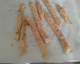 Foto del paso 2 de la receta: Palitos de hojaldre y queso. Aprovecha recortes de hojaldre