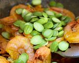 Gambar langkah 4 resipi Sambal Udang Petai Maggi.