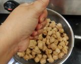 A picture of step 1 of Dry Soya Manchurian.
