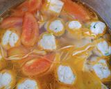 Hình bước làm 3 của món Canh chua chả cá thác lác