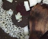 Foto langkah ke 2 dari resep Ayam Cincang Kecap untuk Isian Bakpao/Roti.