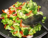 A picture of step 7 of Stir fry spaghetti special.