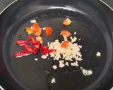 Foto langkah ke 2 dari resep Tumis Cuciwis Bawang Putih.