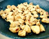Foto del paso 4 de la receta: Cous cous de pollo marinado con aguacate y granada