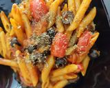 Foto del paso 5 de la receta: Penne all'aglio, acciughe, pomodoro, olive nere