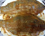 A picture of step 2 of Fish majboos Rice.