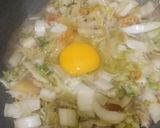 Foto langkah ke 3 dari resep Tumis Sawi Putih dan Telur.