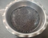 A picture of step 1 of Chia Seeds pistachio Fizz.