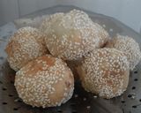 Foto langkah ke 7 dari resep Onde-onde Kentang Wijen (Isi Kelapa Kacang).