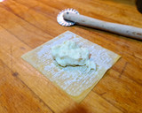 Foto del paso 7 de la receta: Ravioli de wonton con brandada, calabaza y salvia