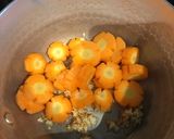 Foto langkah ke 2 dari resep Sayur bening tauge tahu.