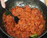 Foto langkah ke 4 dari resep Sambal Goreng Tomat Devina Hermawan.