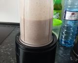 Foto del paso 2 de la receta: Batido saludable de banana, muesli de quinoa y leche de almendras