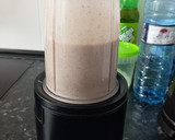 Foto del paso 2 de la receta: Batido saludable de banana, muesli de quinoa y leche de almendras