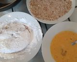 A picture of step 4 of Chicken in Homemade Breadcrumbs.