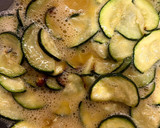 Foto del paso 4 de la receta: Tortilla de calabacín 🥒