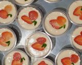 Foto langkah ke 4 dari resep Mini Strawberry Mousse (no bake).