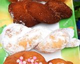 Foto langkah ke 7 dari resep Kkwabaegi korean twisted doughnuts.