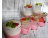 Puding Strawberry Susu layer Jelly Kelapa Muda ala khey langkah memasak 3 foto