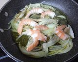 Foto del paso 7 de la receta Cintas de calabacín y zanahoria con frutti di mare