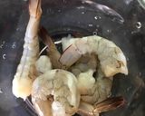 Gambar langkah 2 resipi Spaghetti Prawn Aglio Olio (Italy).
