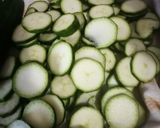 Foto del passaggio 1 della ricetta Zucchine alla scapece