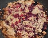 A picture of step 4 of Plum crumble.