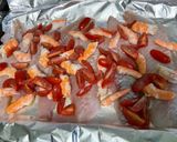 Une image de l'étape 8 de Filets de dorade aux crevettes sauvages, tomates cerises, aneth et citron vert.