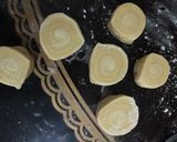 Foto langkah ke 4 dari resep Karipap pusing.
