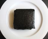 A picture of step 4 of Smoked Salmon ‘Onigirazu’ (Rice Sandwich).