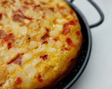 Foto del paso 4 de la receta: Tortilla de patatas, pimiento rojo y ajo escalivado
