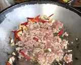 รูปขั้นตอนการทำที่ 4 ของ หมูสับคั่วพริกใบกระเพรา