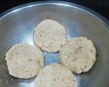 A picture of step 2 of Aloo Tikki Tawa Sandwich.