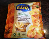 Foto del paso 1 de la receta: Ravioli de calabaza y cebolla caramelizada con salsa de tomate