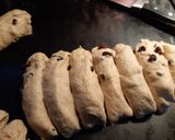 A picture of step 8 of Cinnamon and raisins Bagels.