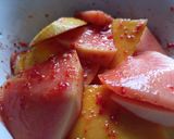 Foto langkah ke 4 dari resep Asinan Mangga dan Pepaya.