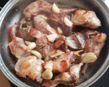 Foto del paso 4 de la receta: Conejo al ajillo