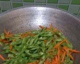 Foto langkah ke 3 dari resep Tumis Buncis Wortel.